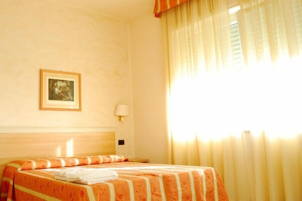 Hotel Re Versiliana 4*